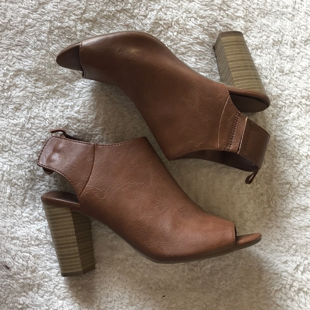 Gap brown ankle booties